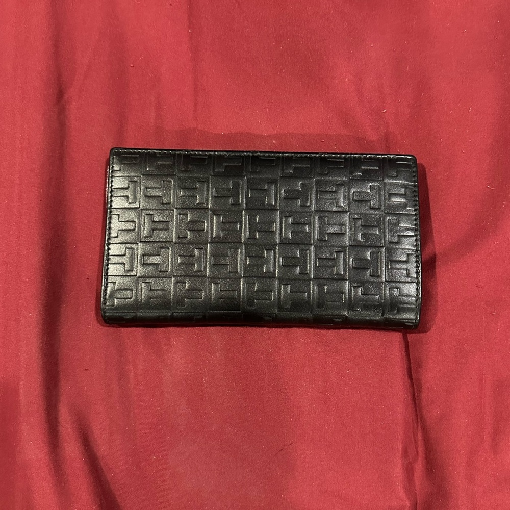 Tupperware Wallet